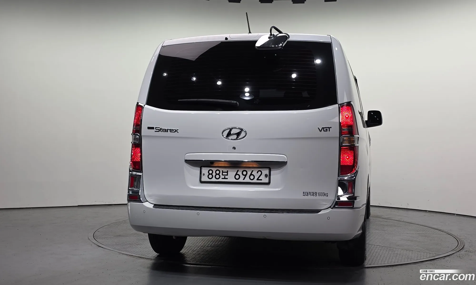 Hyundai Grand Starex 2019 — 17