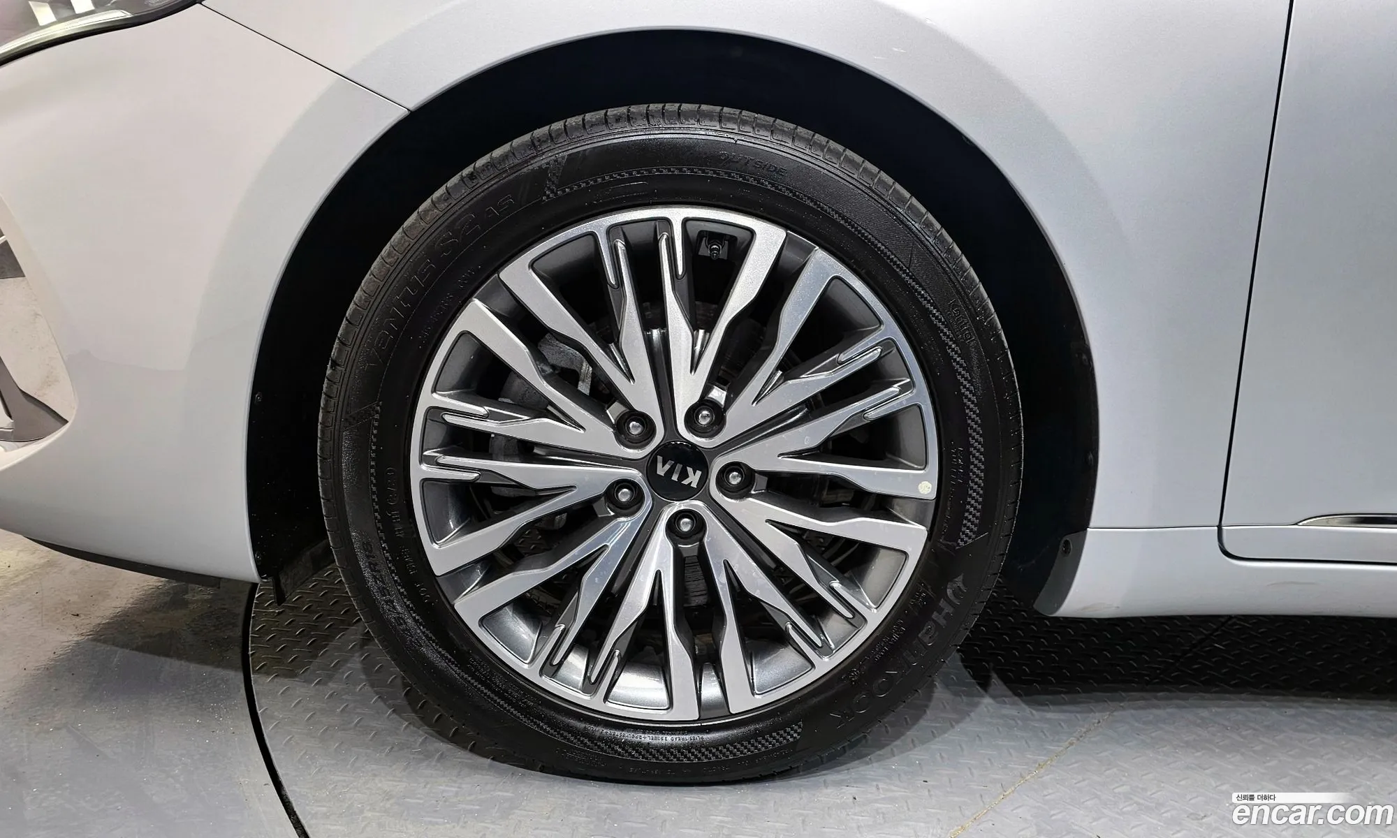 Kia K7 Premier 2019 — 22