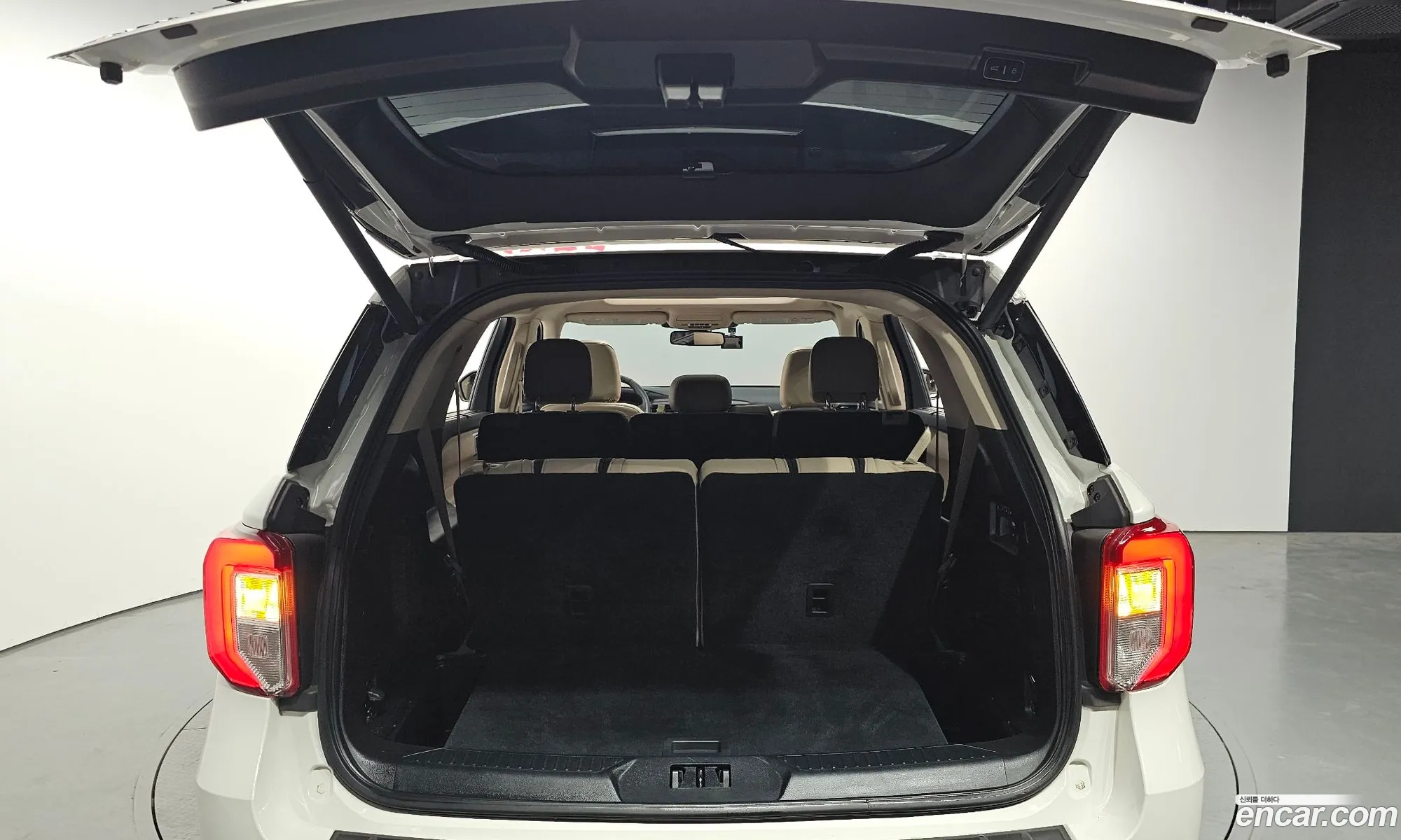 Ford Explorer 6th Gen 2021 1FMSK8FH3MGA98111 — 6