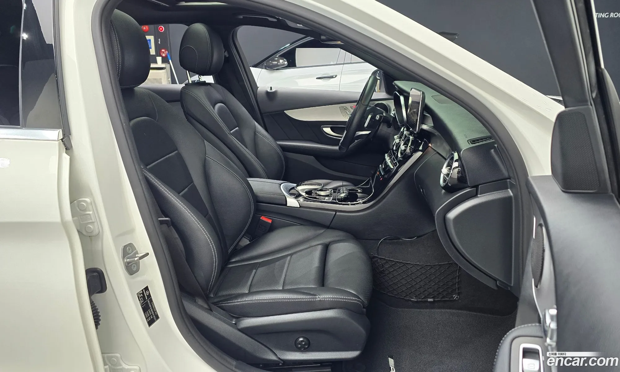 Mercedes-Benz C-Class W205 2018 — 25