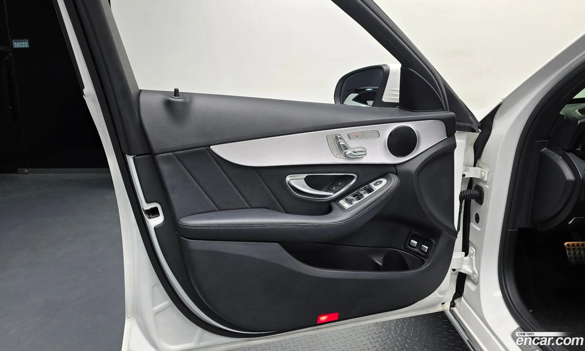 Mercedes-Benz C-Class W205 2018 — 15