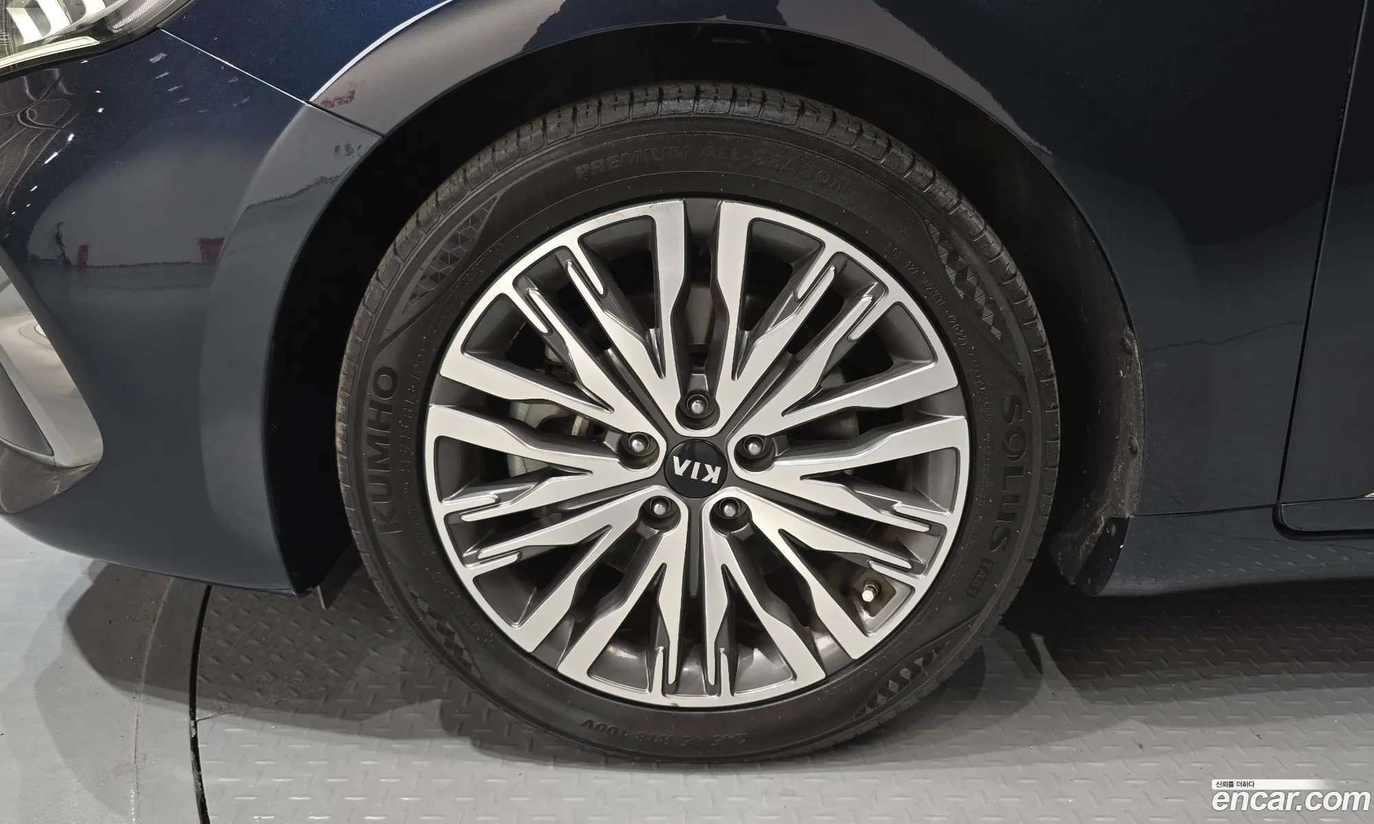 Kia K7 Premier 2019 — 10
