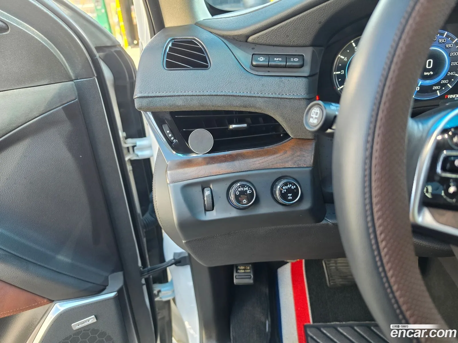 Cadillac Escalade 2018 — 16