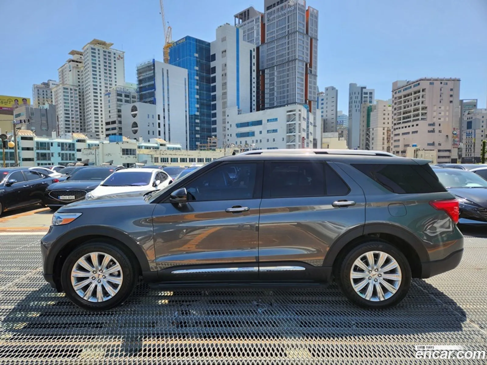 Ford Explorer 6th Gen 2020 — 14