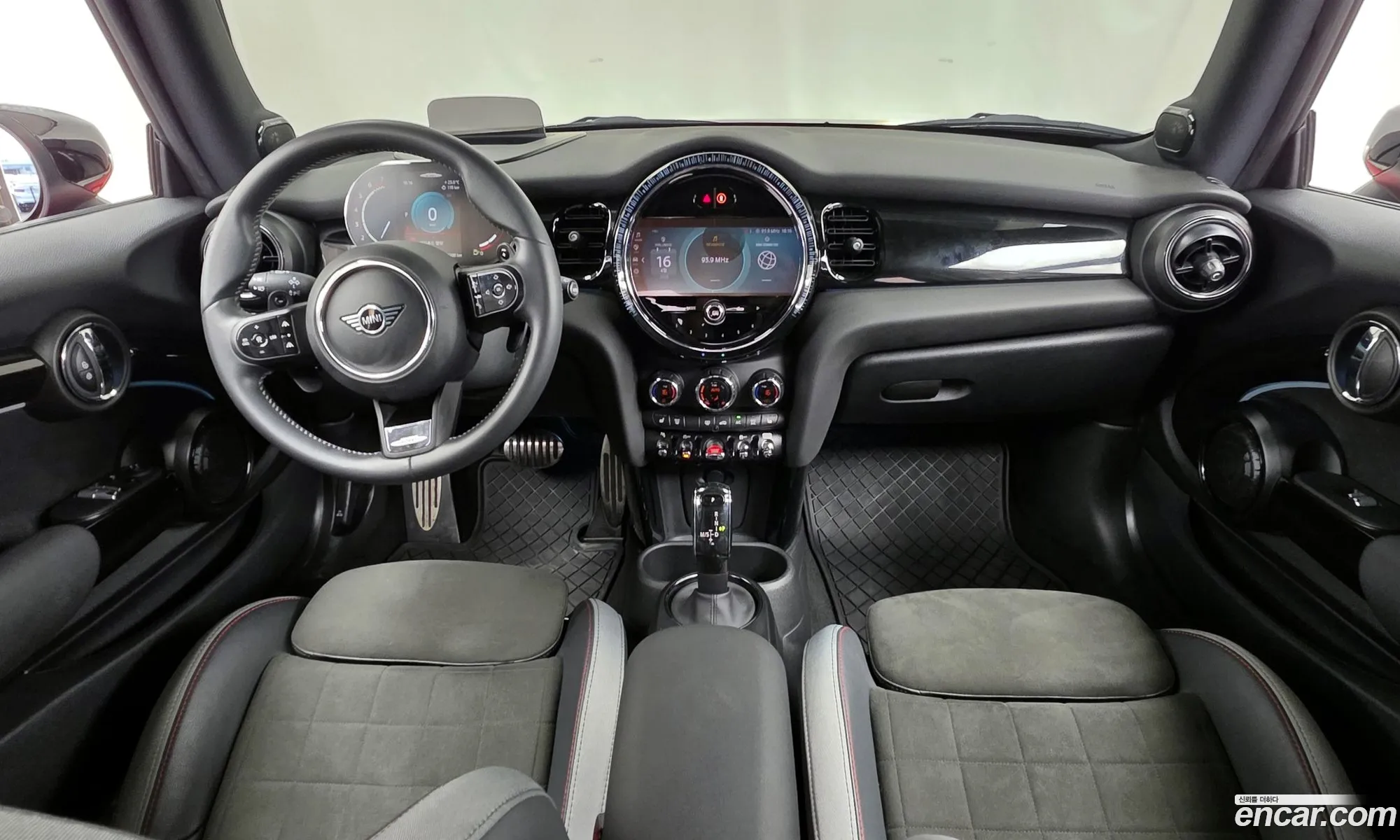 Mini Cooper S 2023 WMW81DH0XP2T23902 — 19