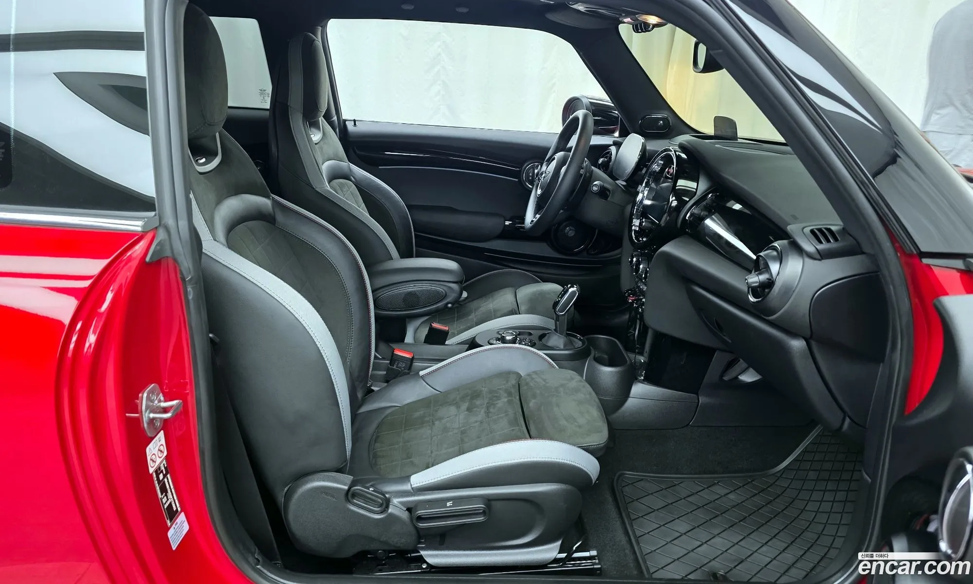 Mini Cooper S 2023 WMW81DH0XP2T23902 — 17