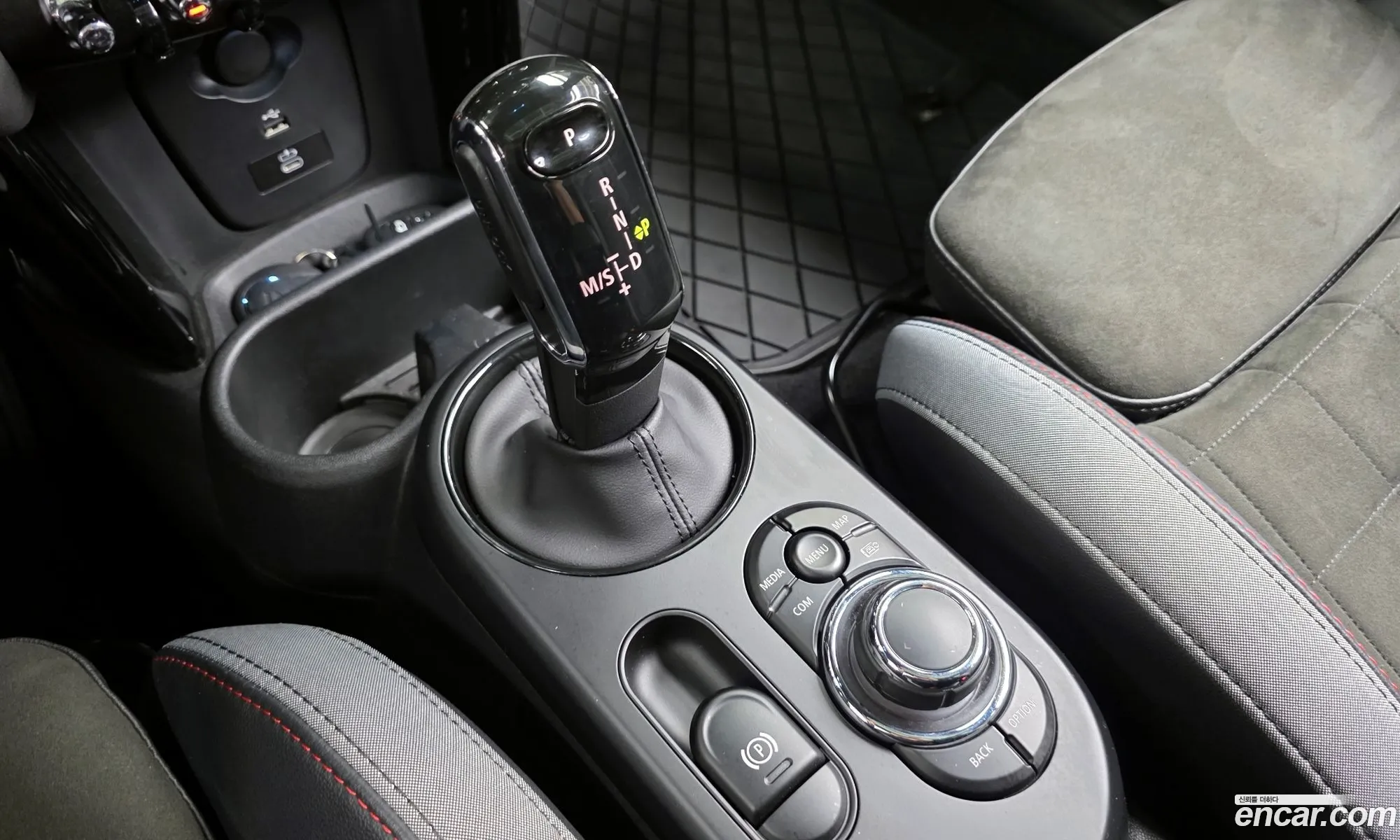 Mini Cooper S 2023 WMW81DH0XP2T23902 — 9