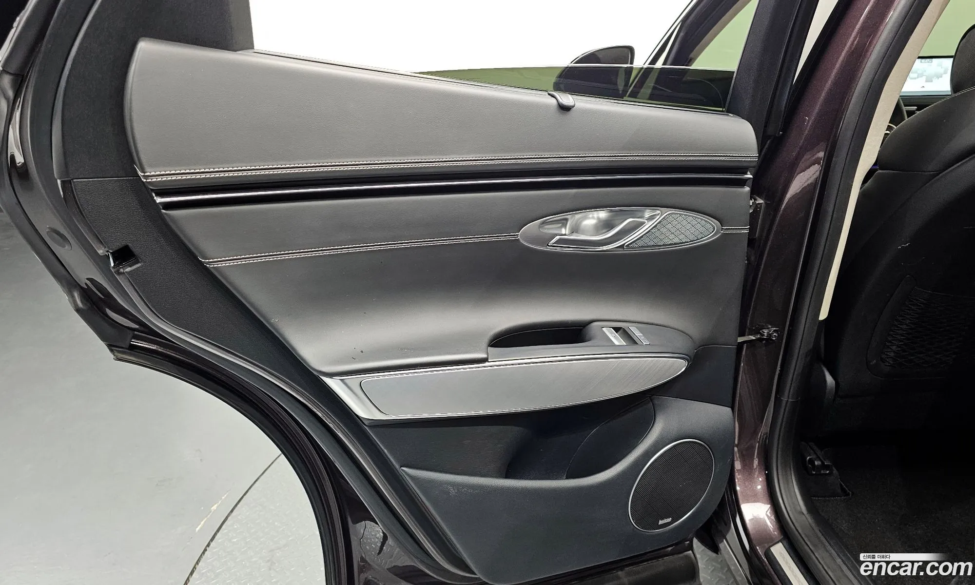 Genesis Electrified GV70 2022 — 25