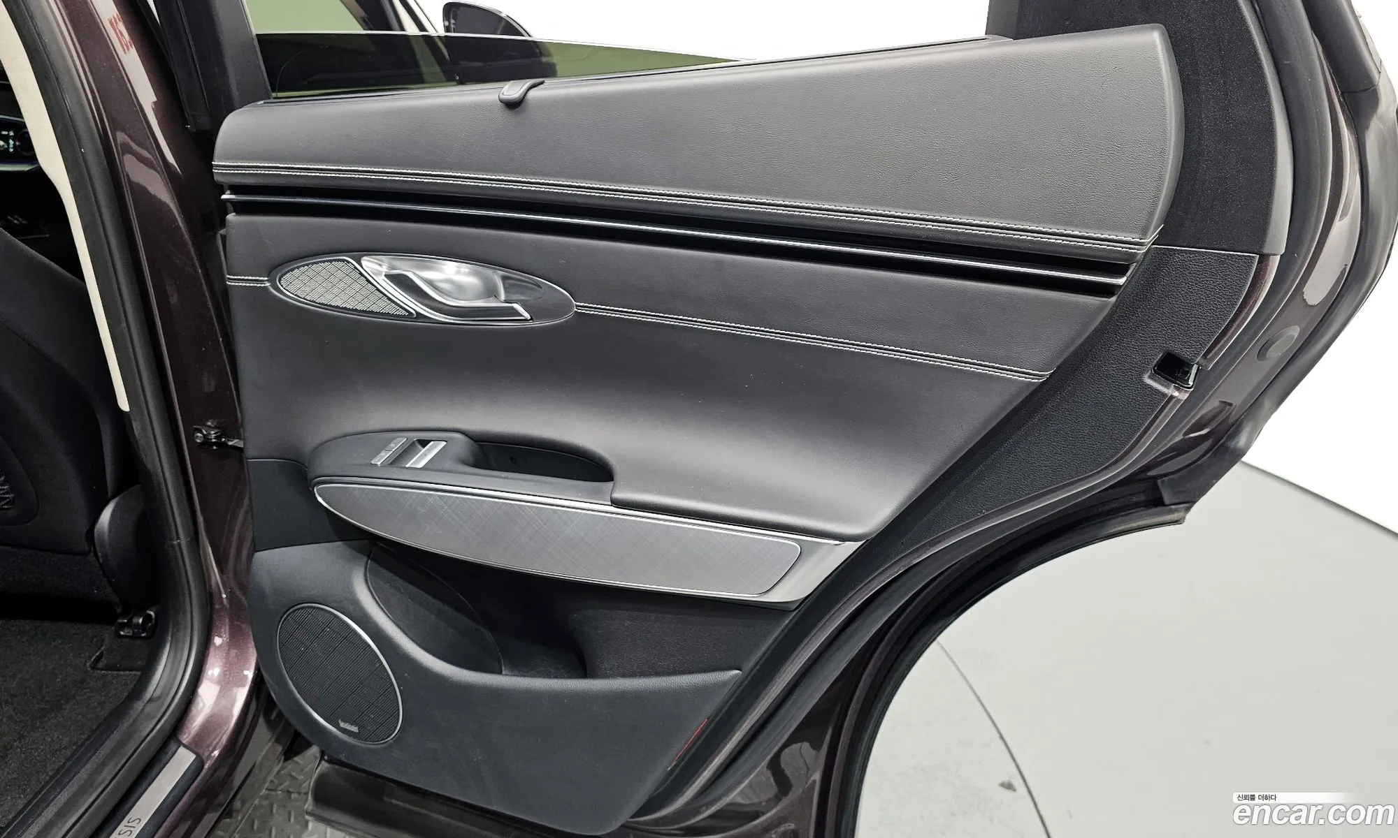 Genesis Electrified GV70 2022 — 26