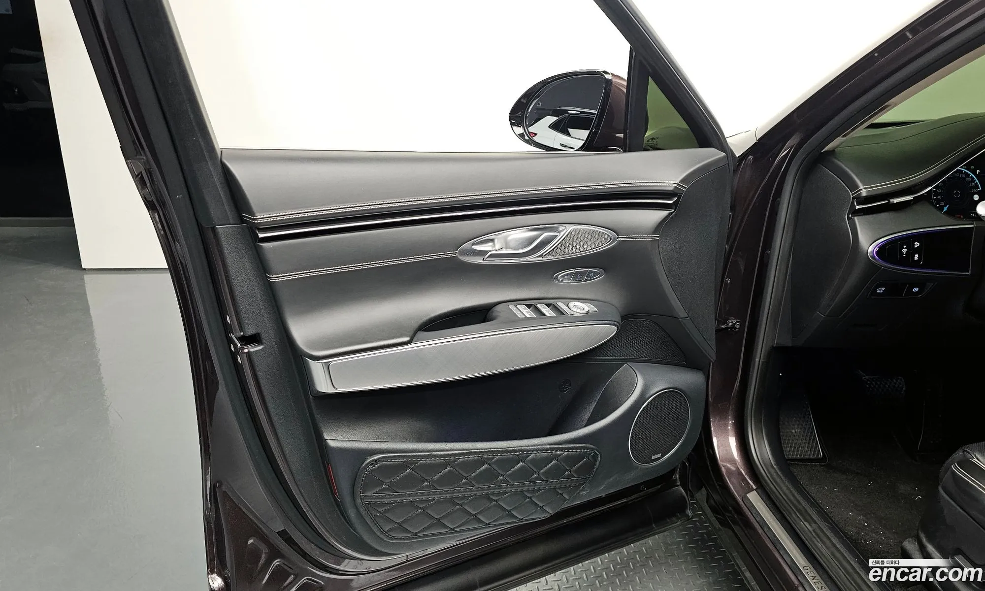 Genesis Electrified GV70 2022 — 29