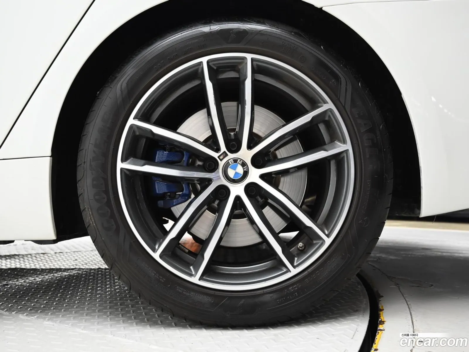 BMW 5 Series 2023 WBA11BH00PCN66621 — 11
