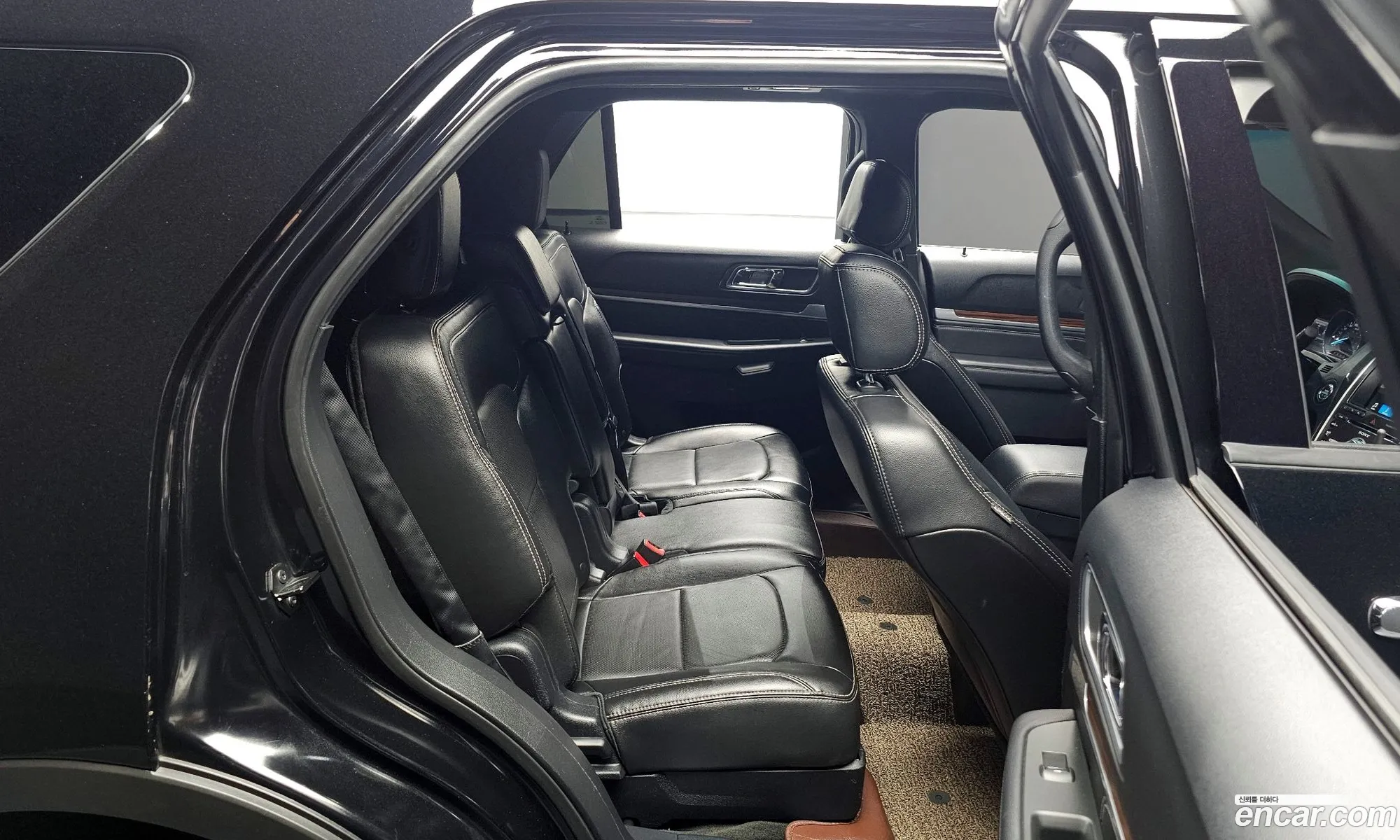 Ford Explorer 2016 1FM5K8FH2HGA30224 — 4