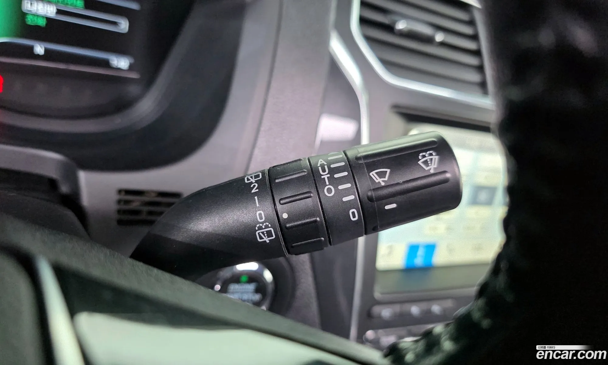 Ford Explorer 2018 1FM5K8F88JGA09884 — 9