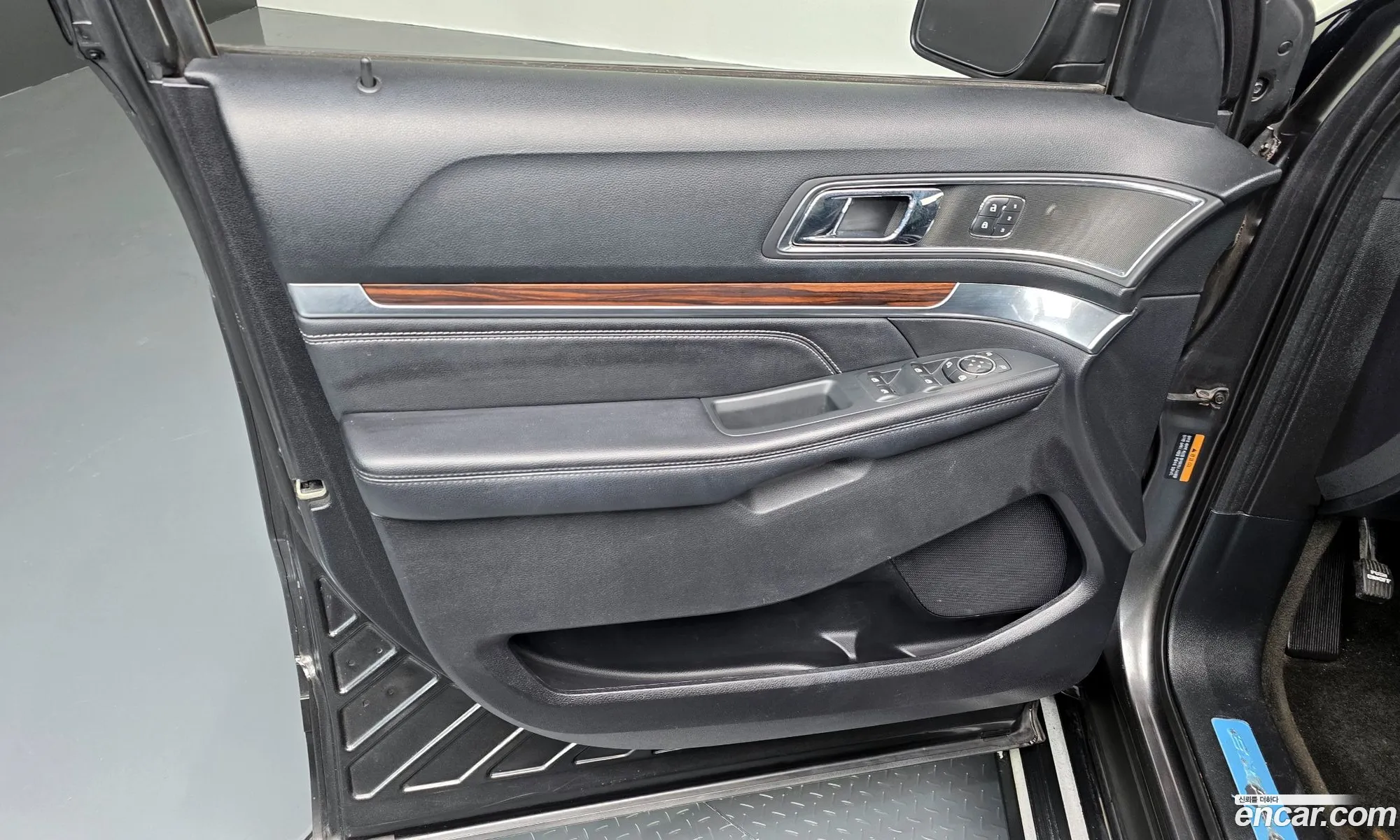 Ford Explorer 2018 1FM5K8F88JGA09884 — 30