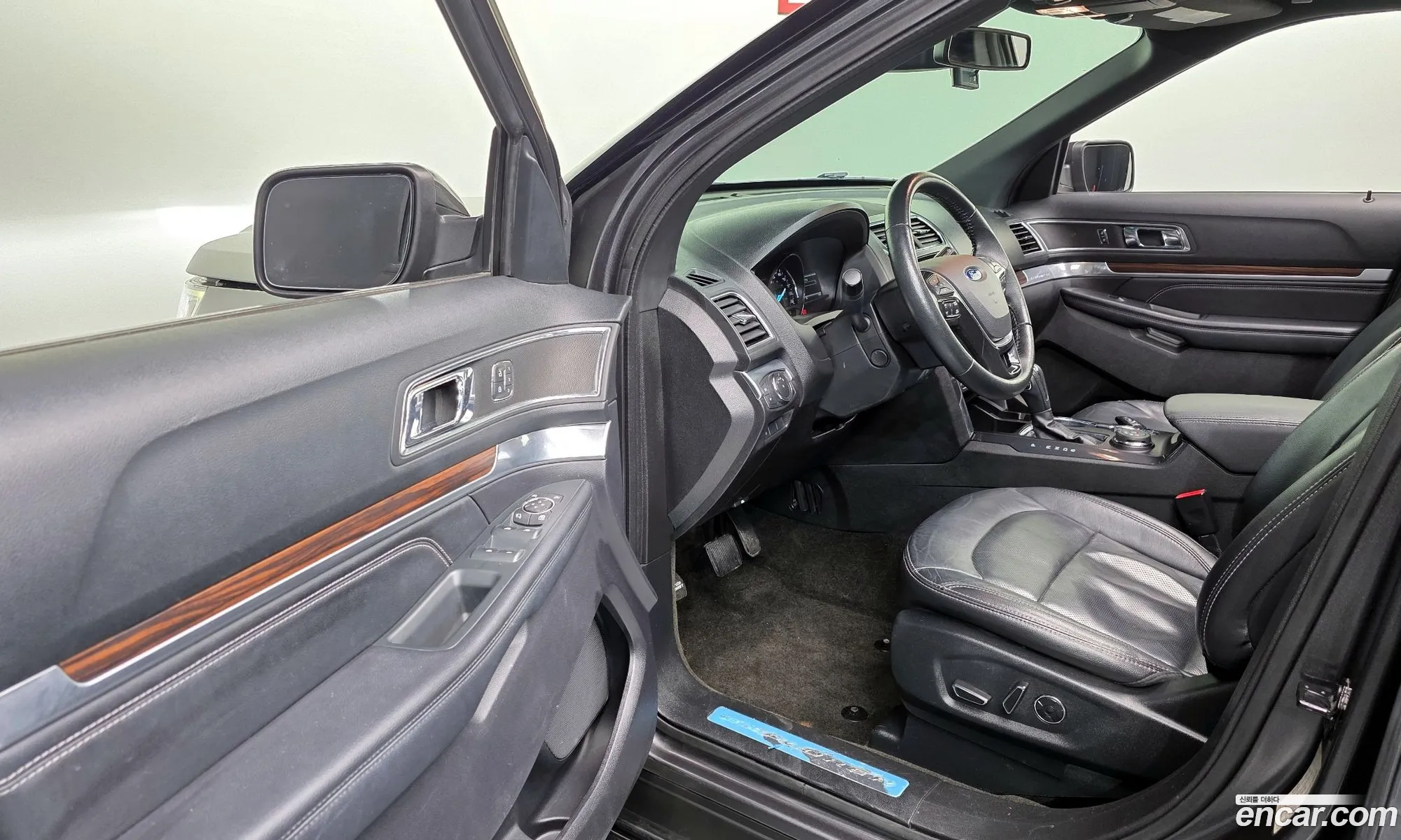 Ford Explorer 2018 1FM5K8F88JGA09884 — 27