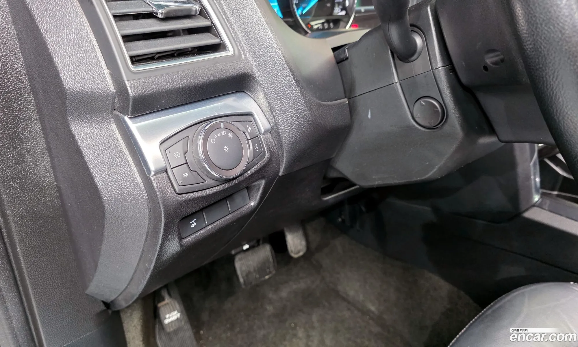 Ford Explorer 2018 1FM5K8F88JGA09884 — 15