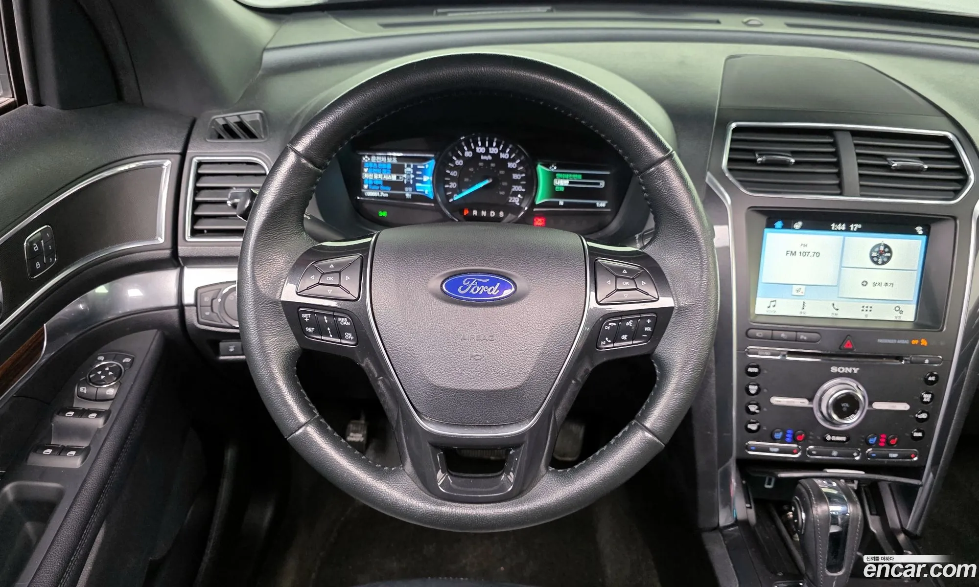 Ford Explorer 2018 1FM5K8F88JGA09884 — 25