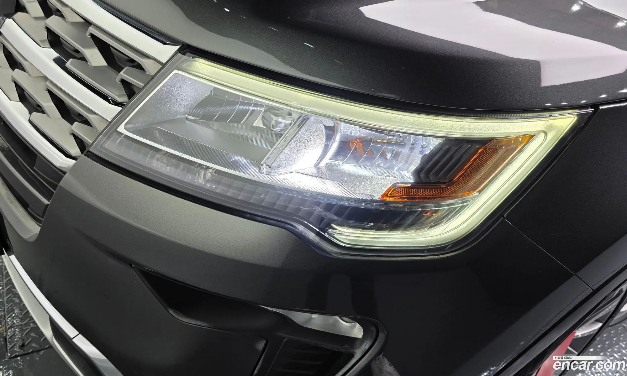 Ford Explorer 2018 1FM5K8F88JGA09884 — 26