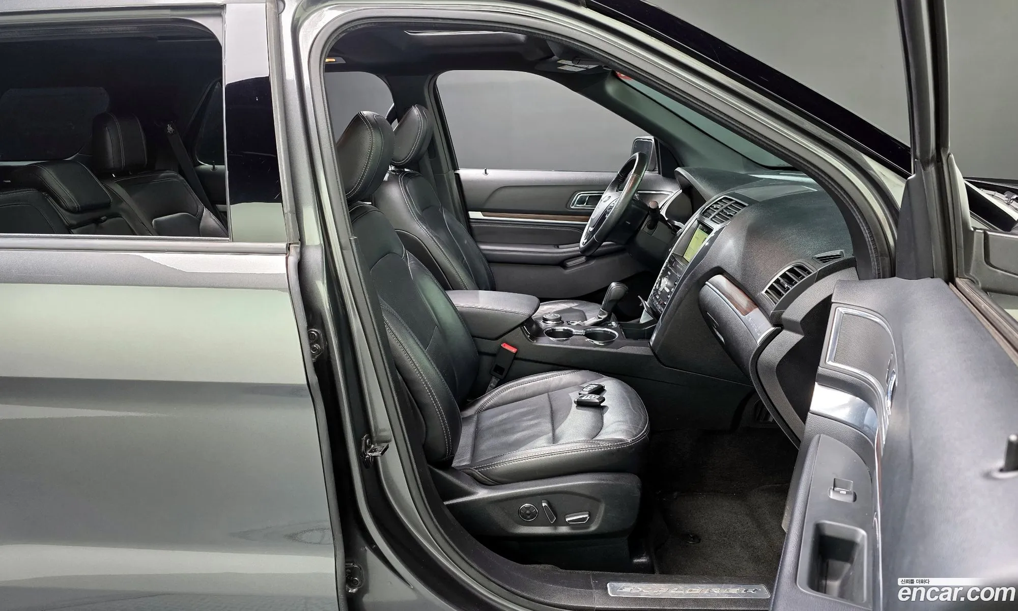 Ford Explorer 2018 1FM5K8F88JGA09884 — 14