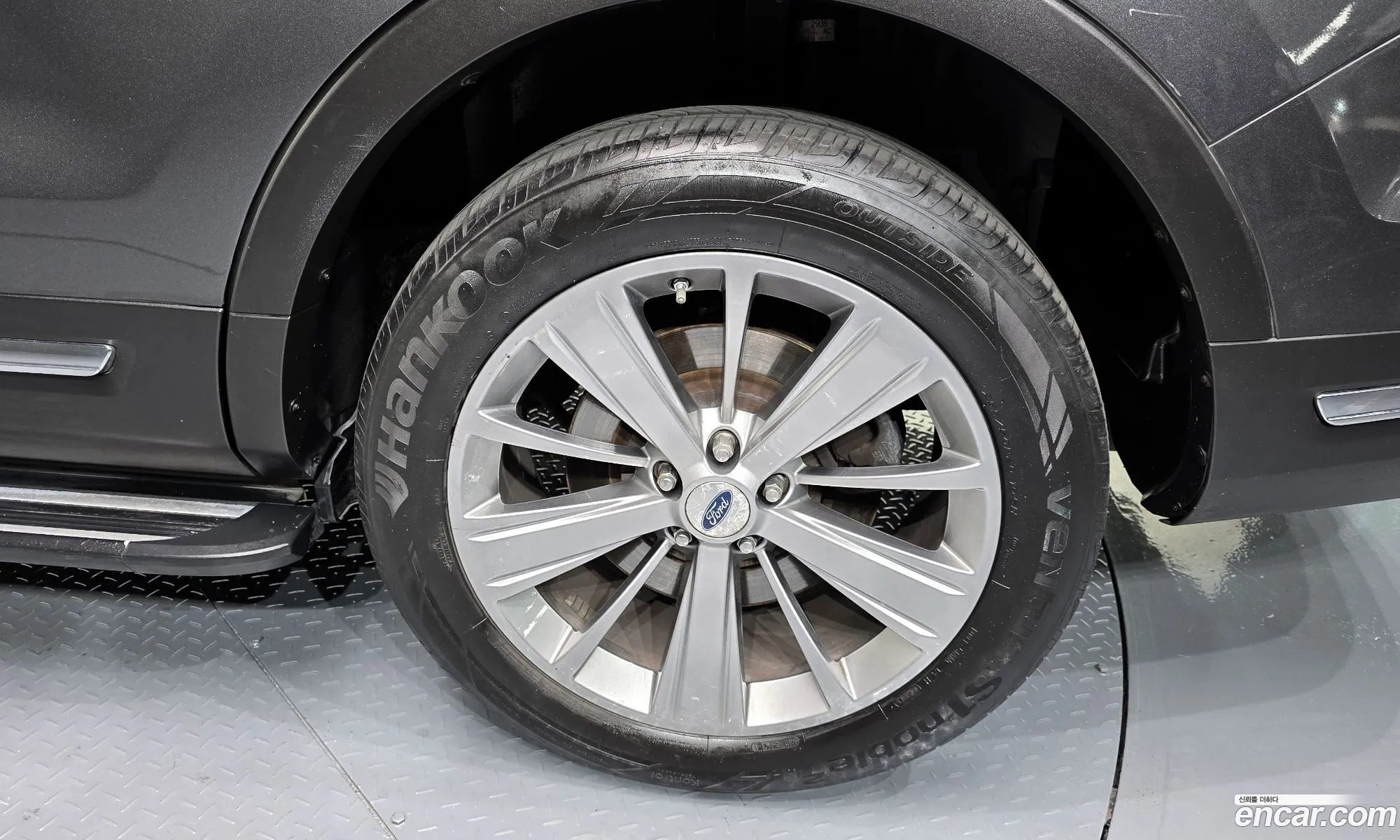 Ford Explorer 2018 1FM5K8F88JGA09884 — 33