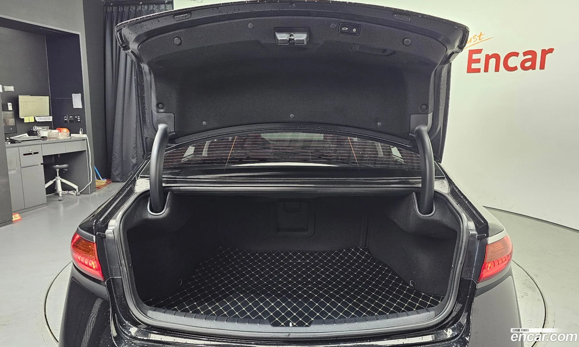 Kia K7 2018 — 14