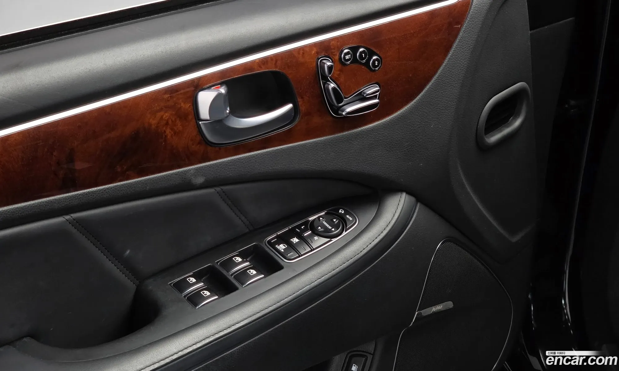 Hyundai Equus 2014 — 11