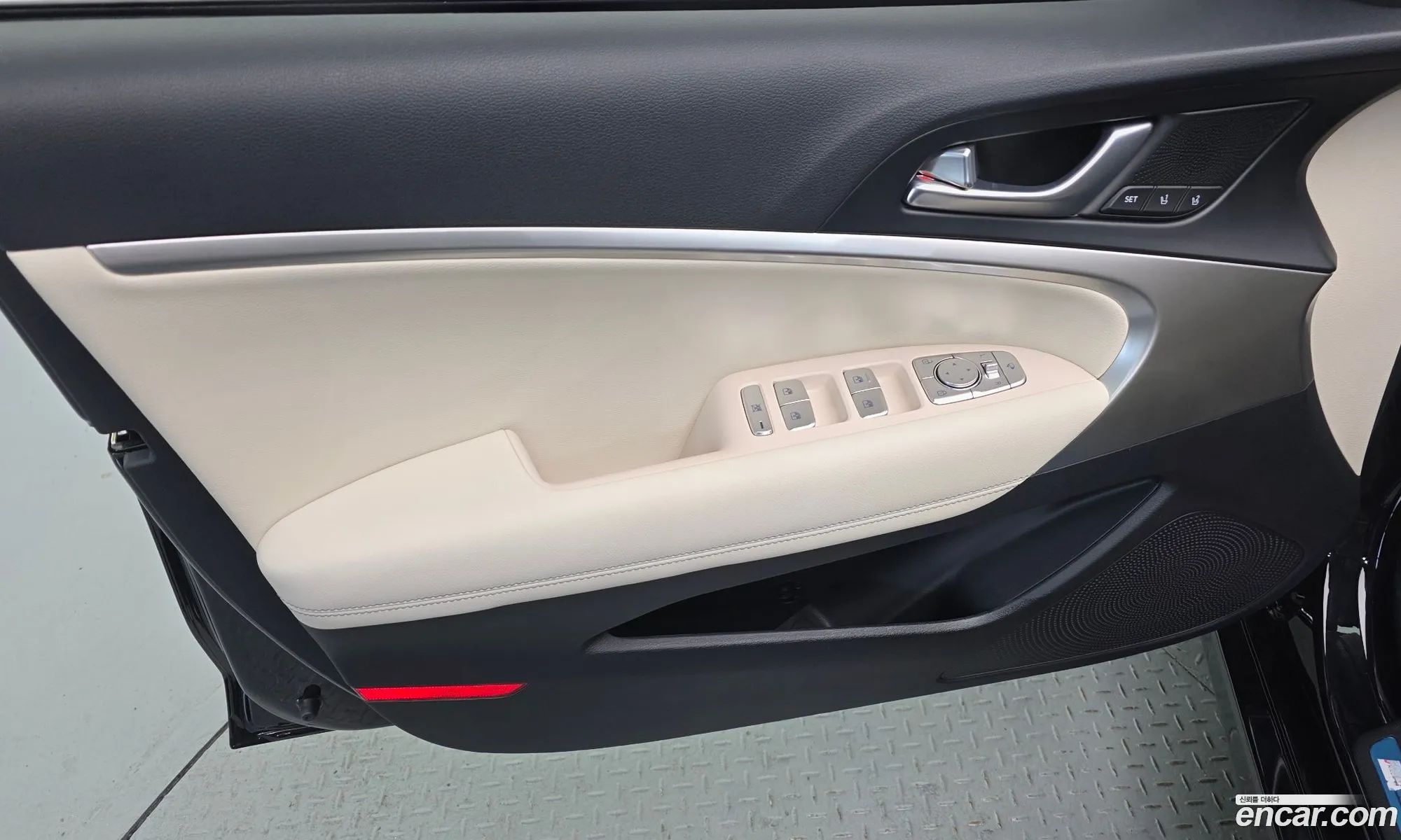 Genesis G70 2024 — 28