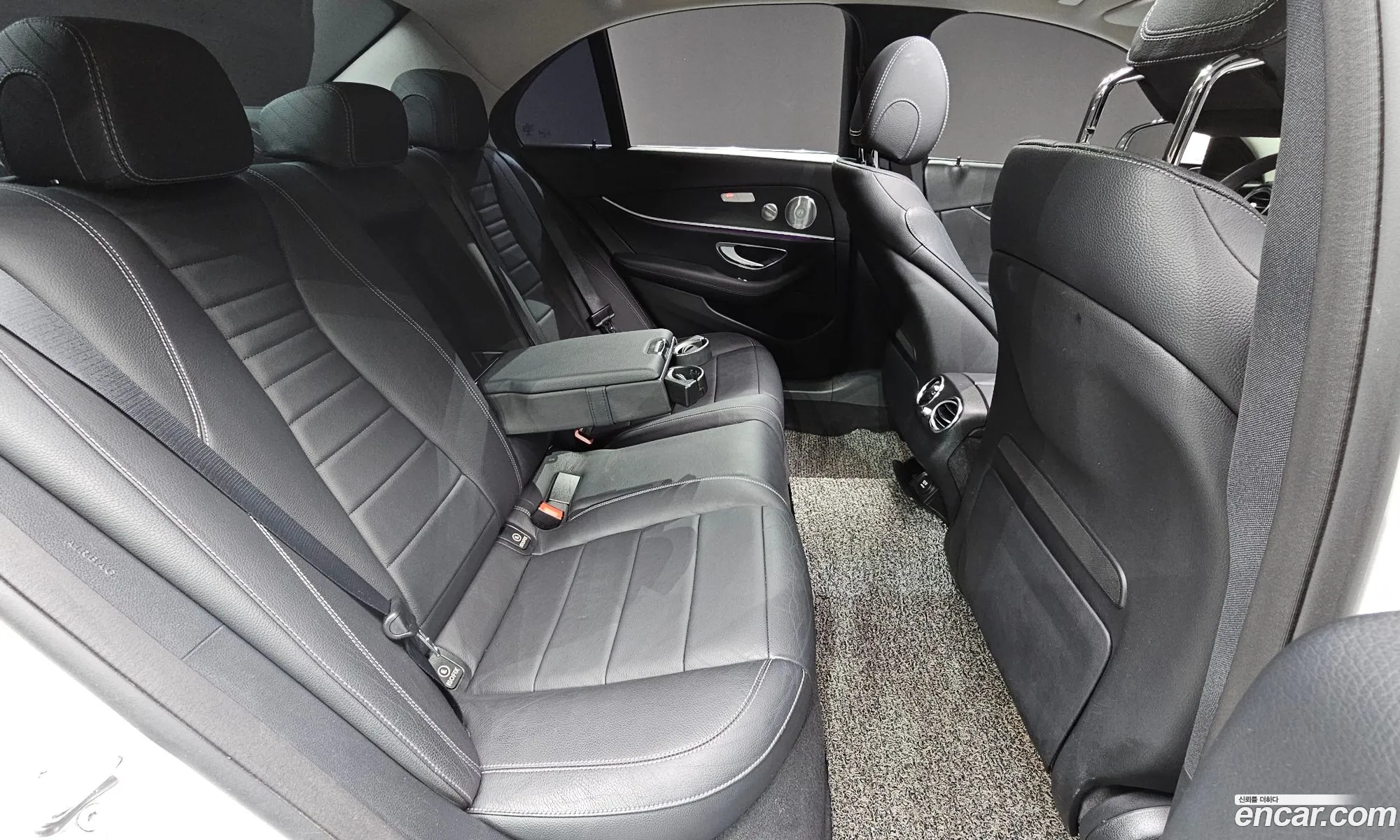 Mercedes-Benz E-Class W213 2018 WDDZF4KB3JA381405 — 5