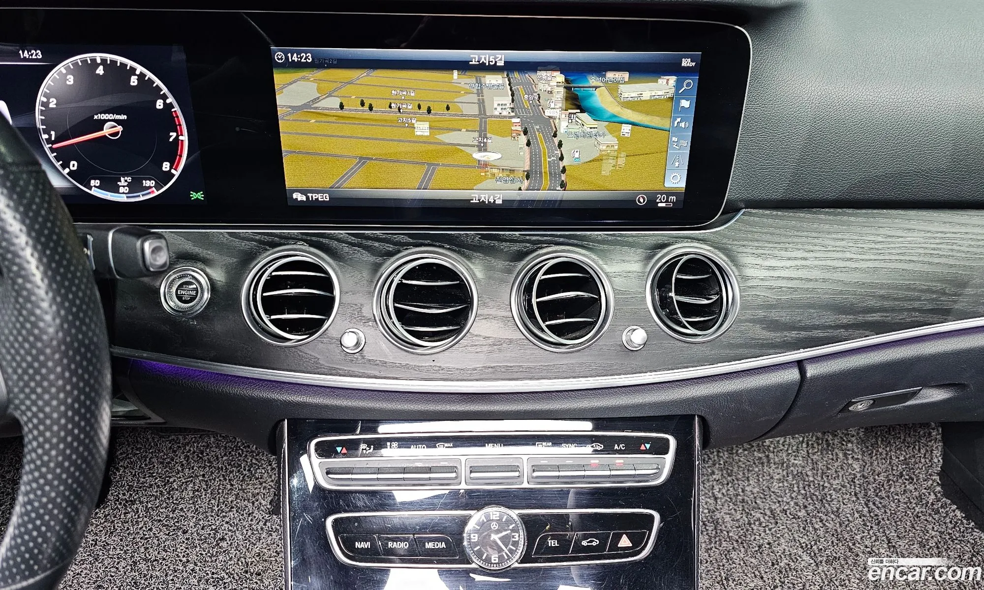 Mercedes-Benz E-Class W213 2018 WDDZF4KB3JA381405 — 13