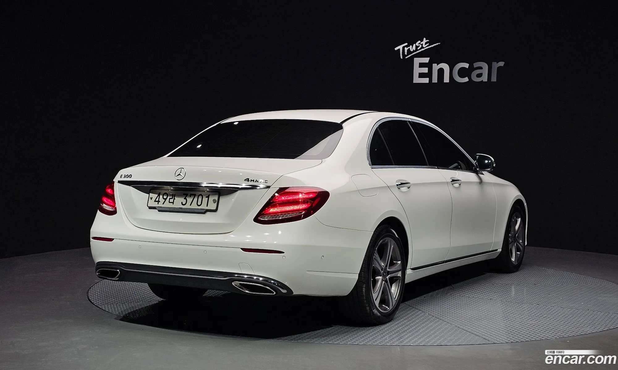 Mercedes-Benz E-Class W213 2018 WDDZF4KB3JA381405 — 4