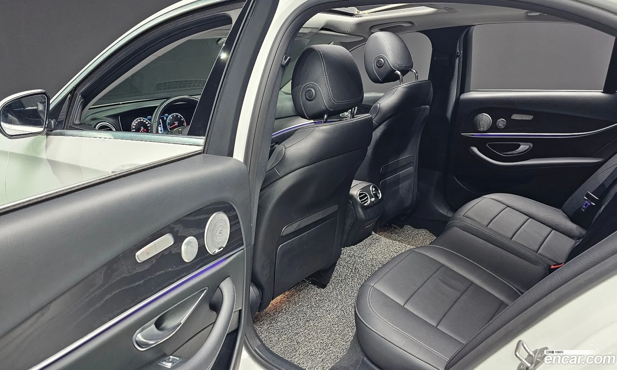 Mercedes-Benz E-Class W213 2018 WDDZF4KB3JA381405 — 20
