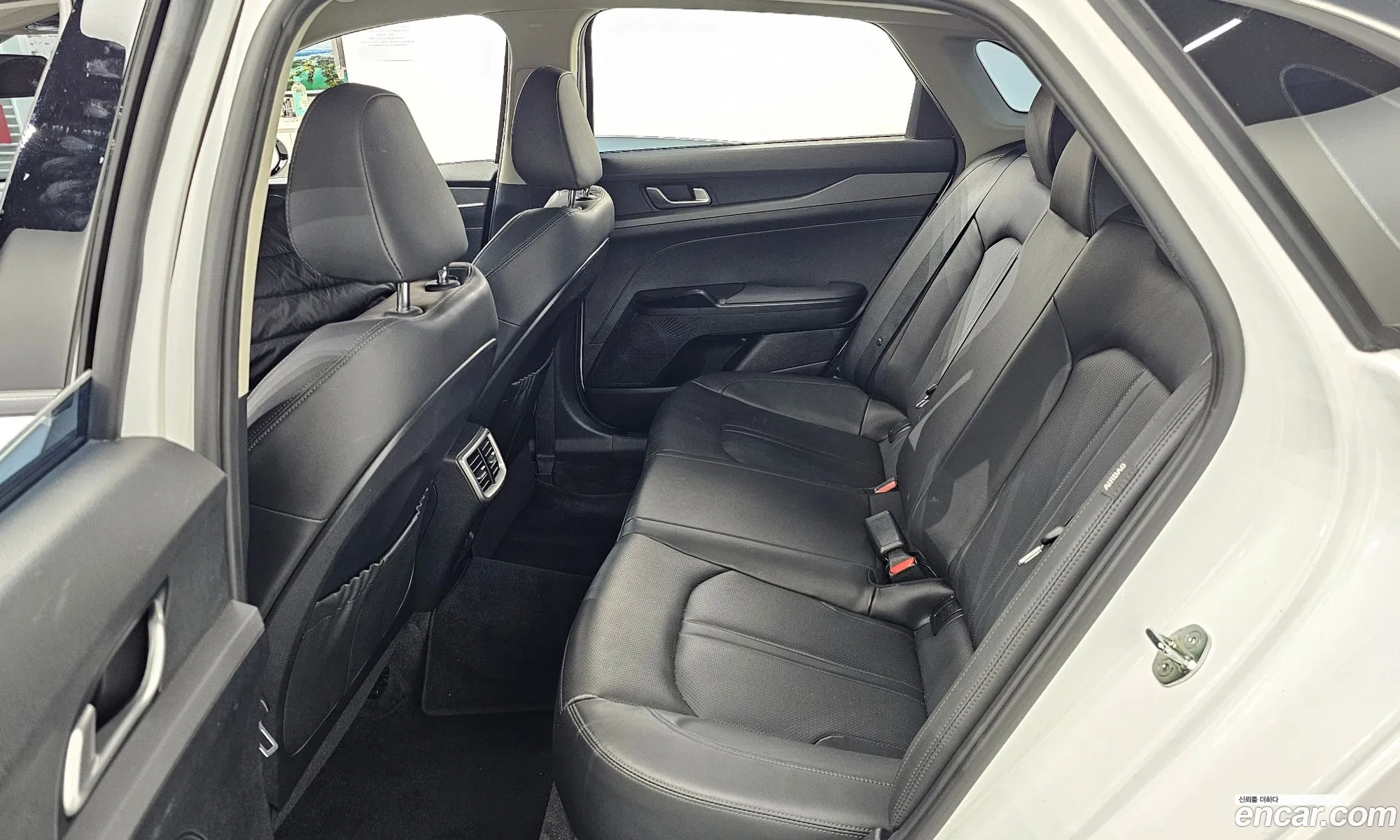 Kia K5 2023 — 10