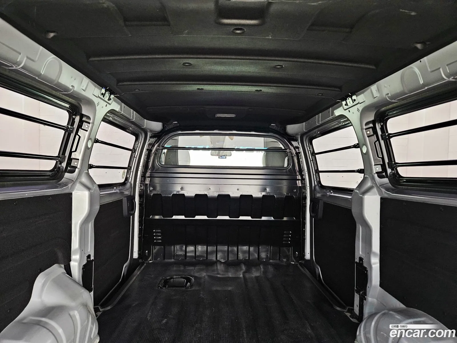 Hyundai Grand Starex 2021 — 14
