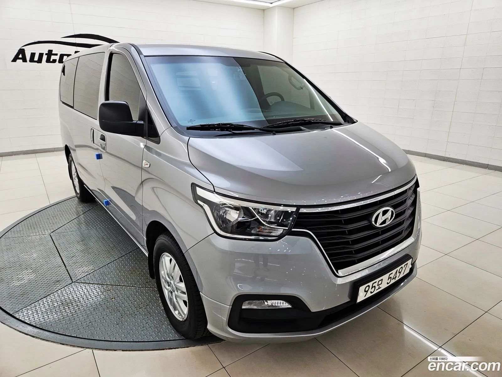Hyundai Grand Starex 2021 — 10