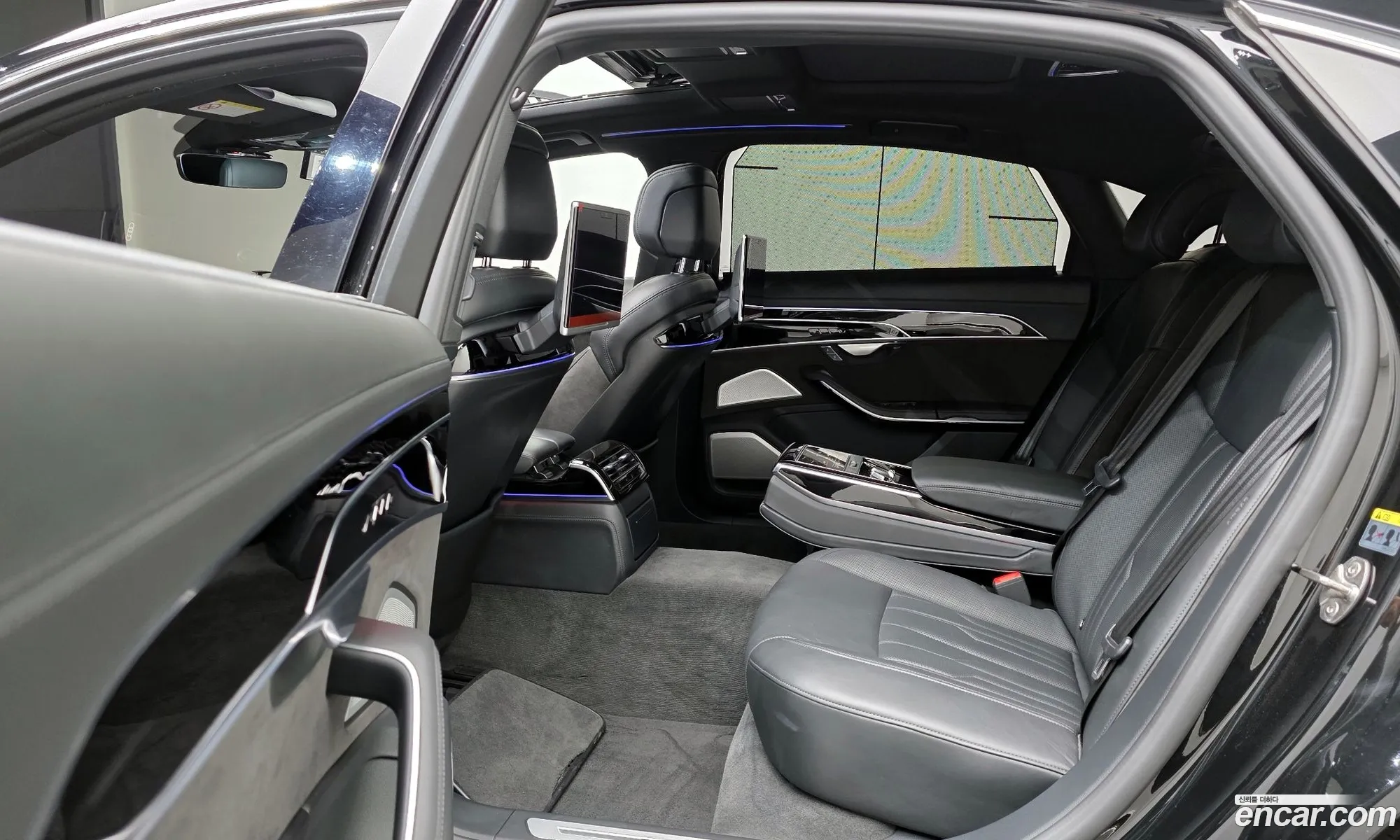 Audi A8 2020 WAUZZZF88LN009709 — 2