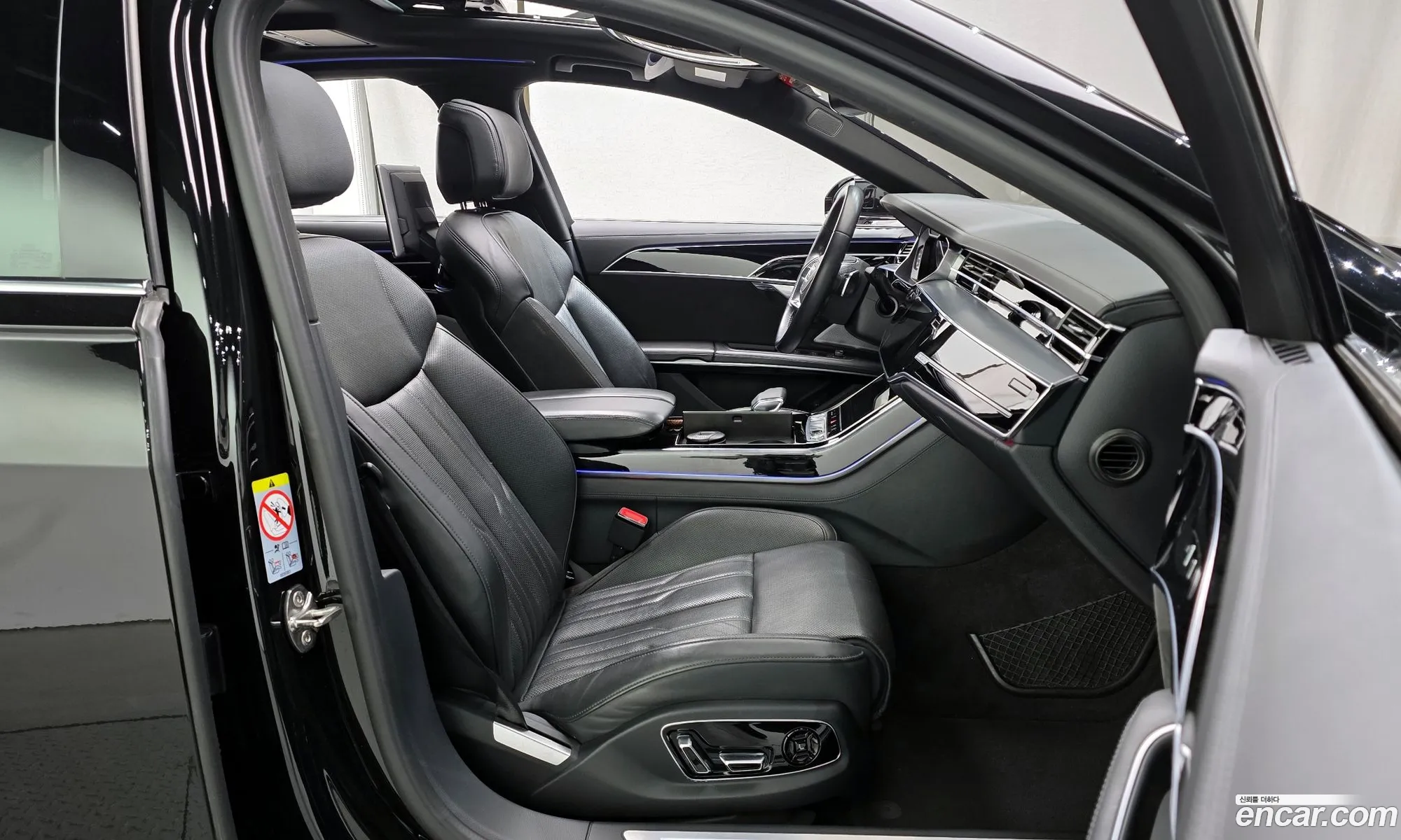 Audi A8 2020 WAUZZZF88LN009709 — 24