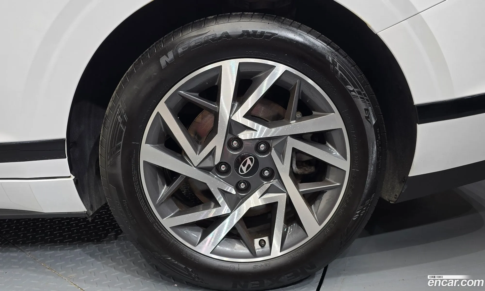 Hyundai Grandeur 2023 — 18