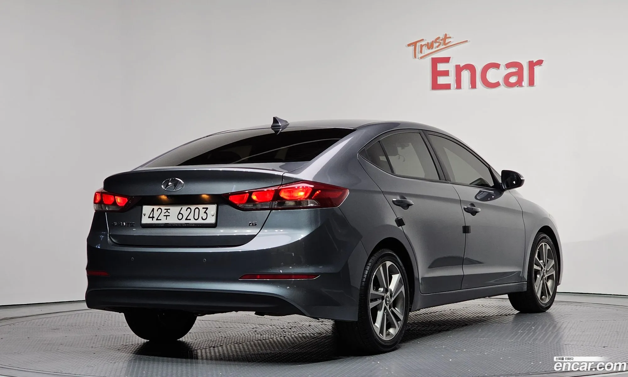 Hyundai Elantra AD 2017 — 26