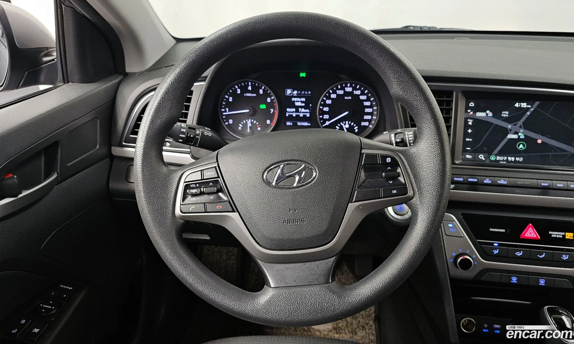 Hyundai Elantra AD 2017 — 21
