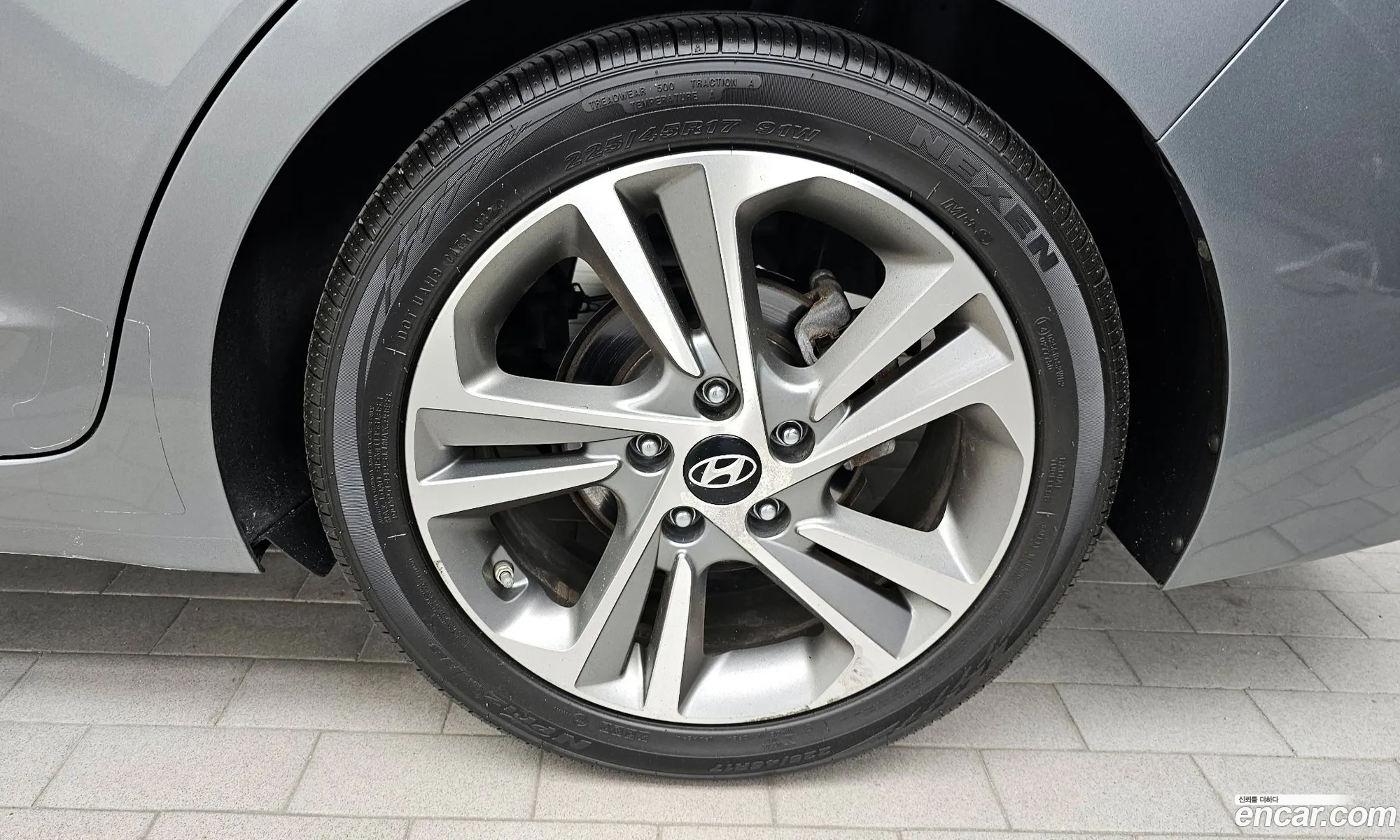 Hyundai Elantra AD 2017 — 17