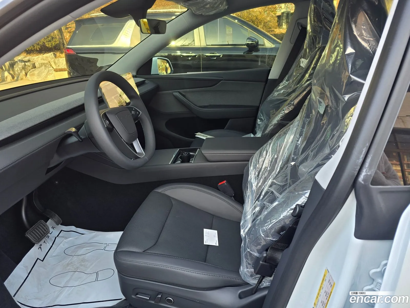 Tesla Model Y 2025 — 6