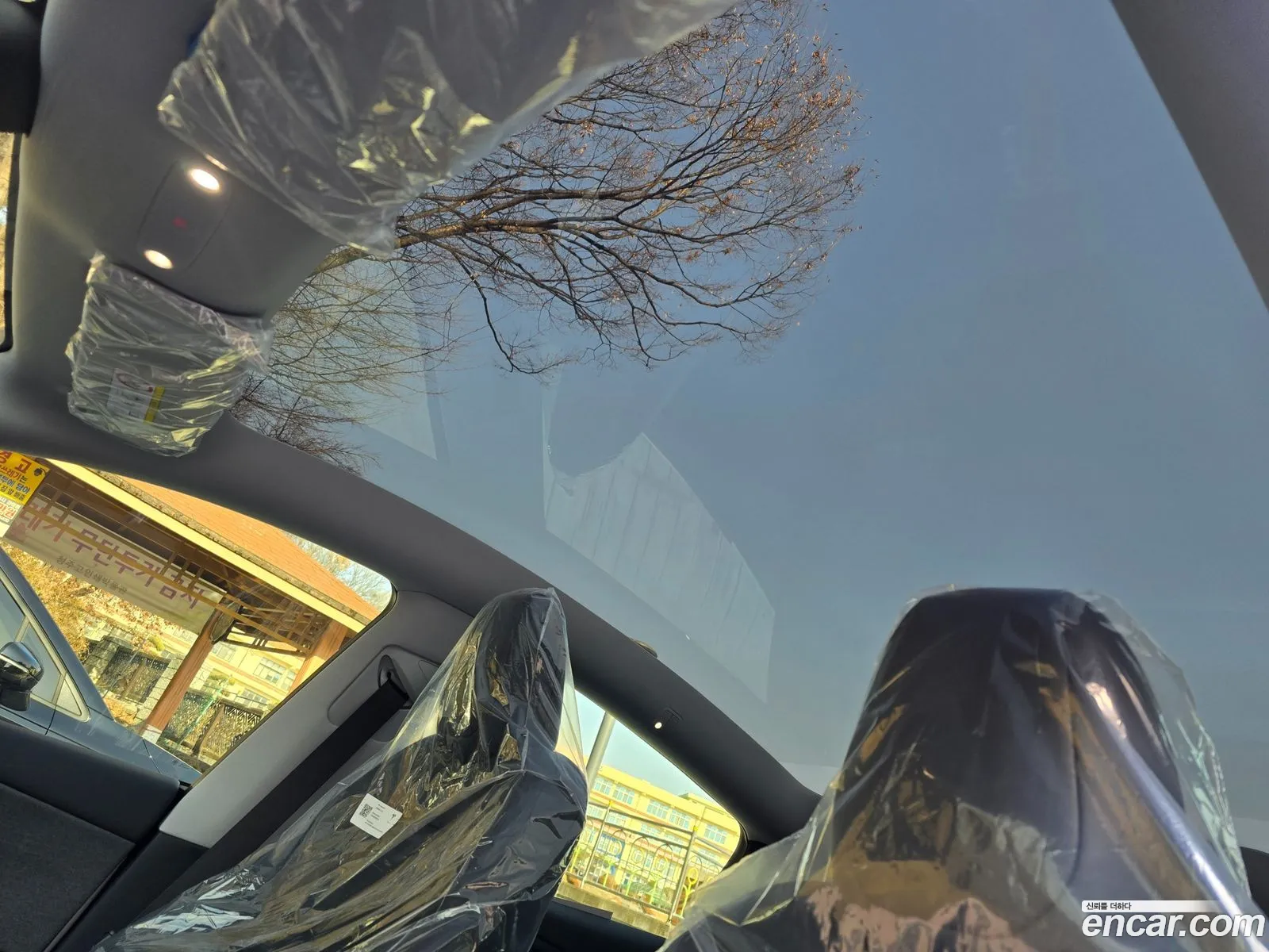 Tesla Model Y 2025 — 3