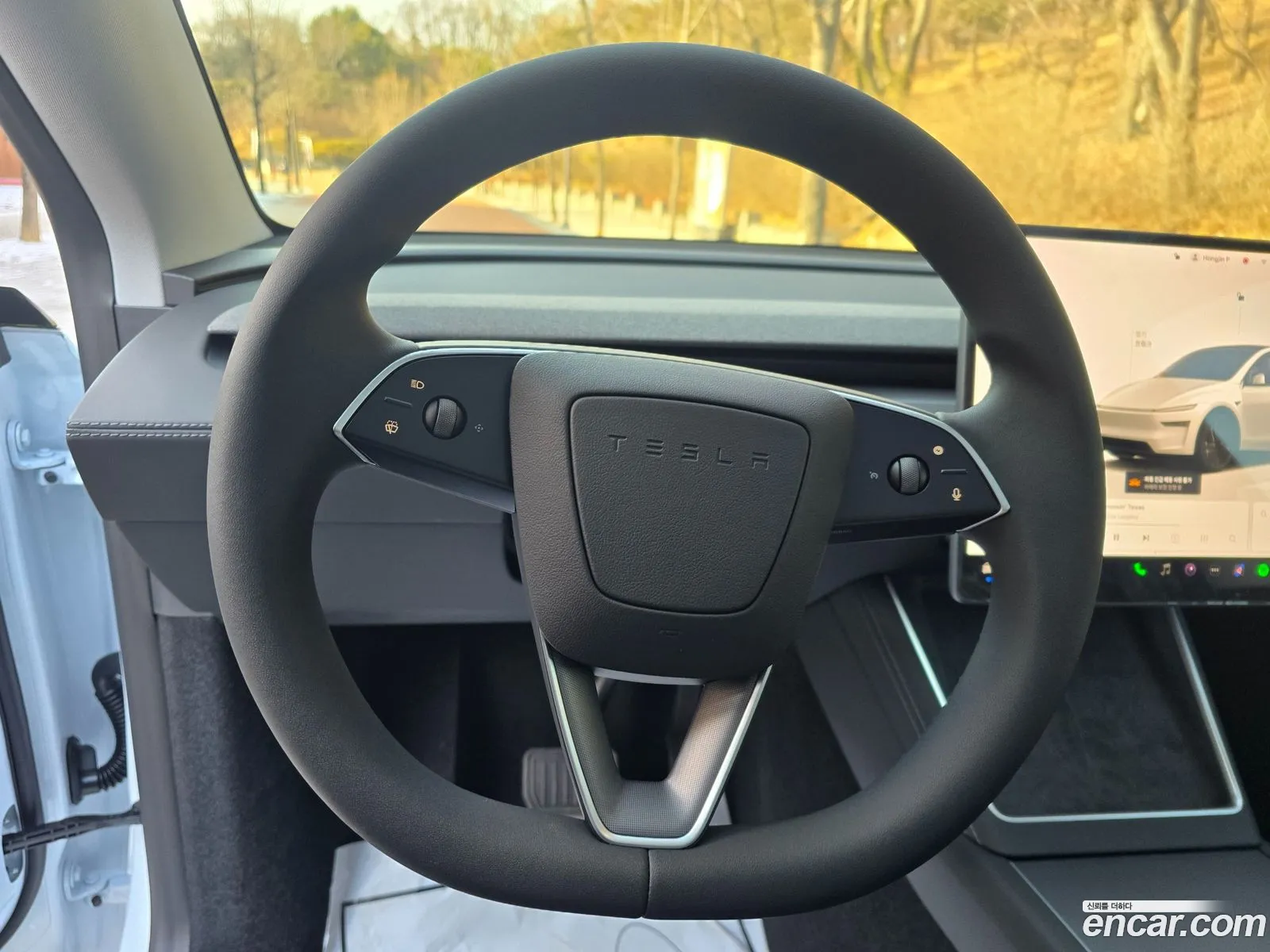 Tesla Model Y 2025 — 14