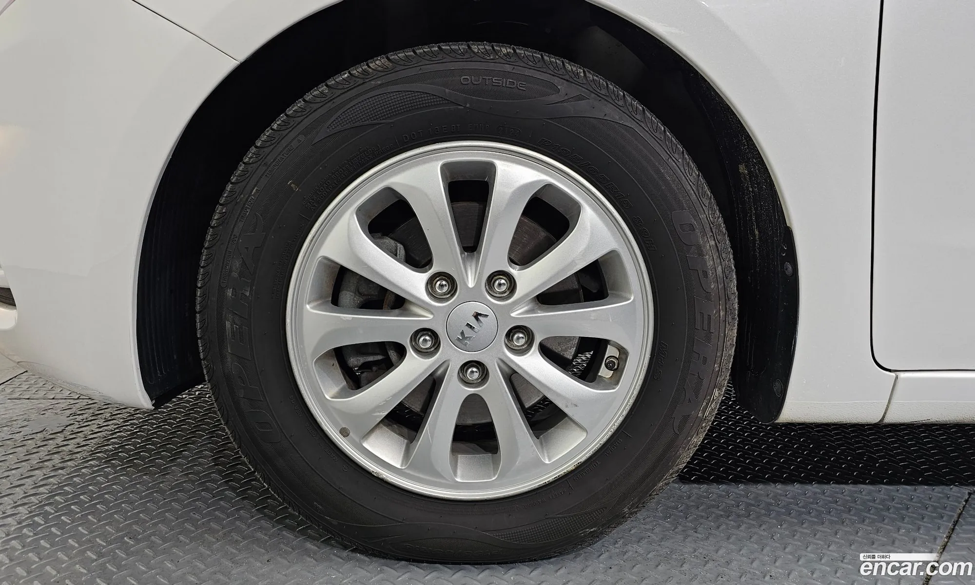 Kia K3 2015 — 2