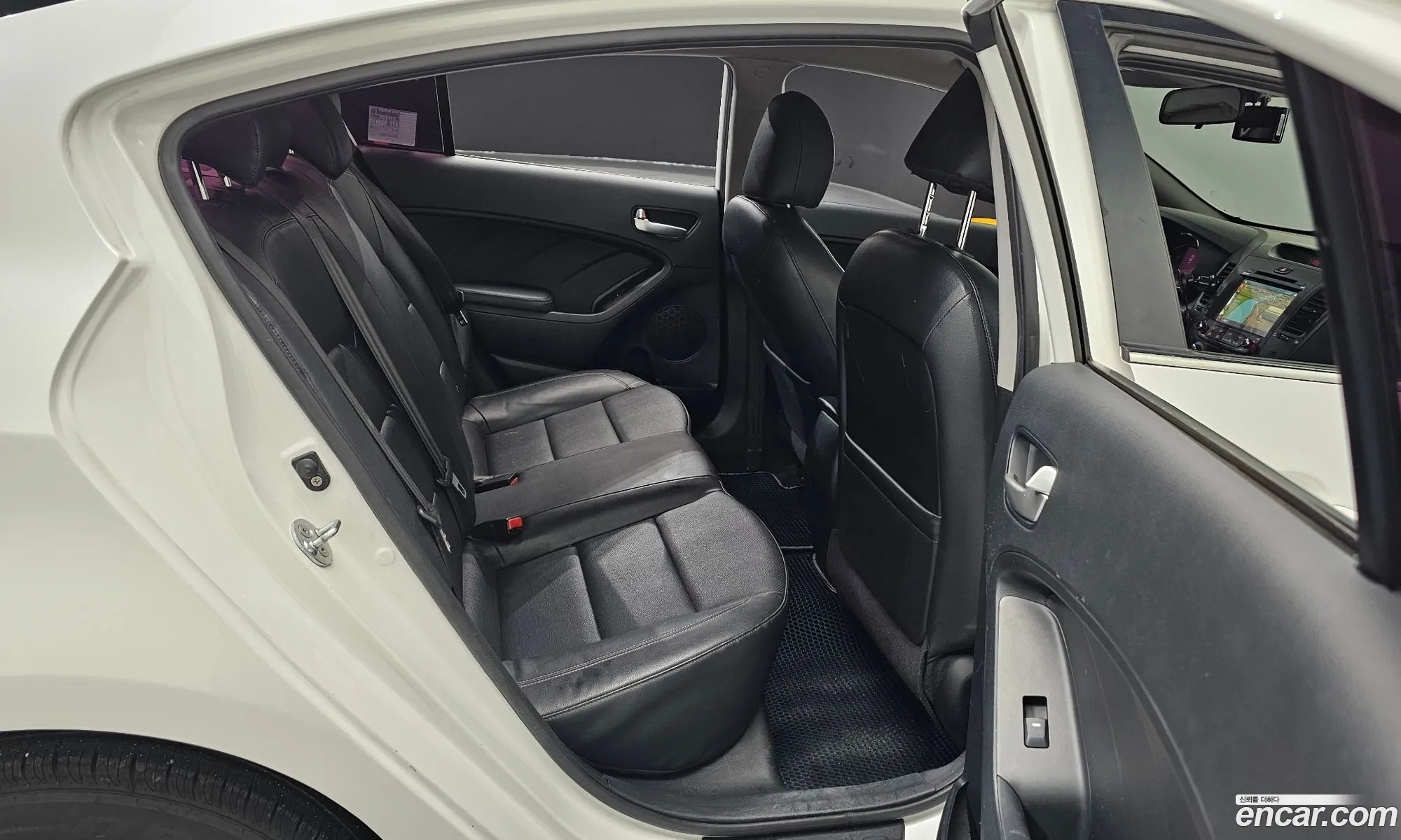 Kia K3 2015 — 6