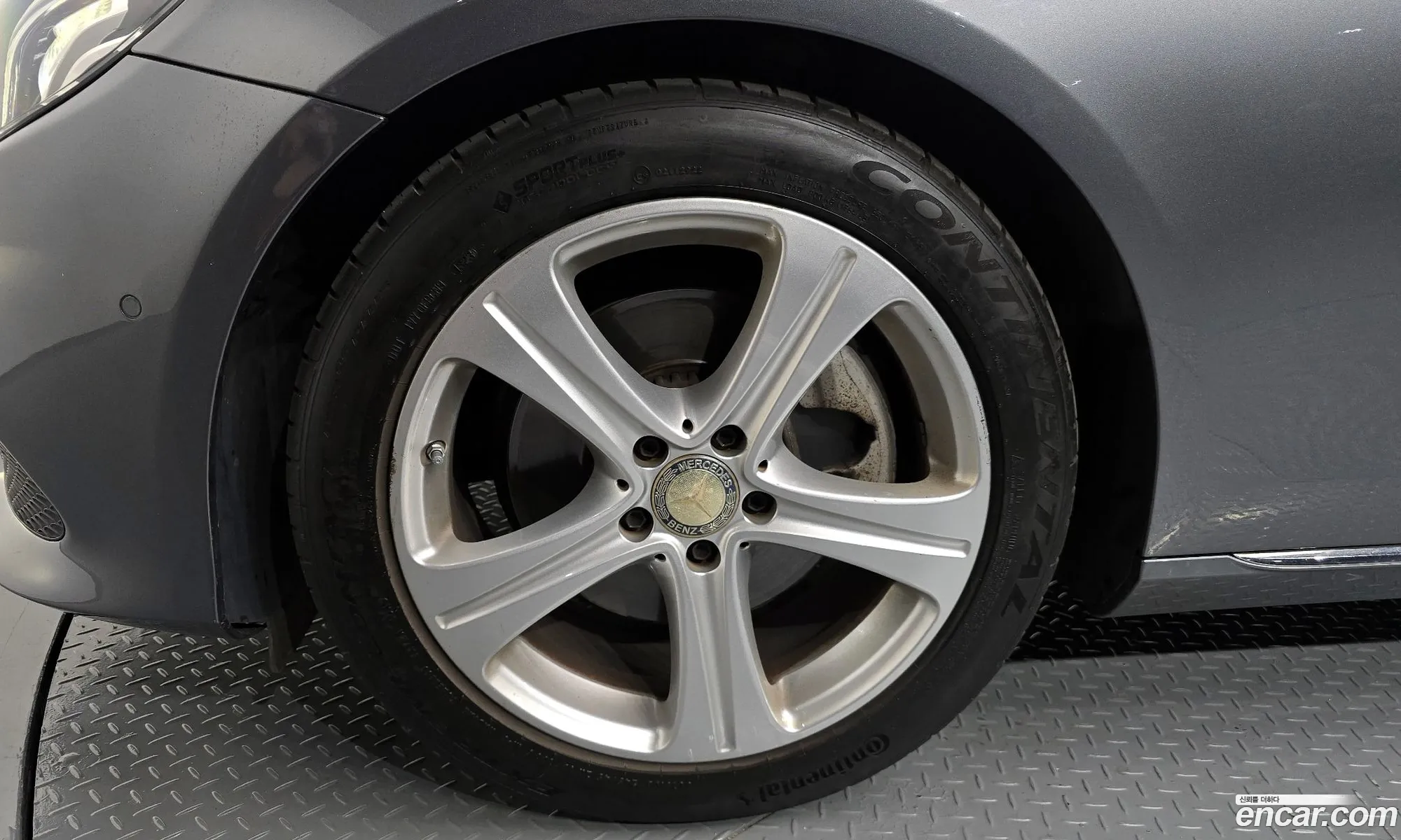Mercedes-Benz E-Class W213 2016 WDDZF4CB1HA118550 — 14
