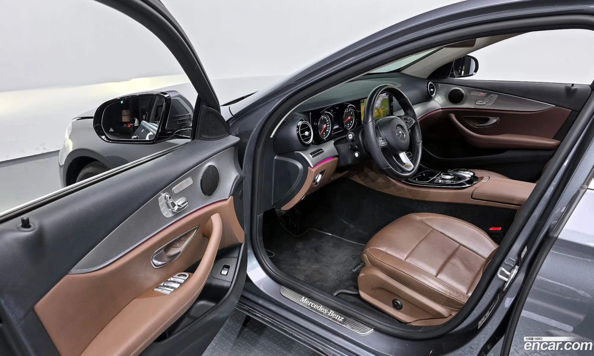Mercedes-Benz E-Class W213 2016 WDDZF4CB1HA118550 — 4