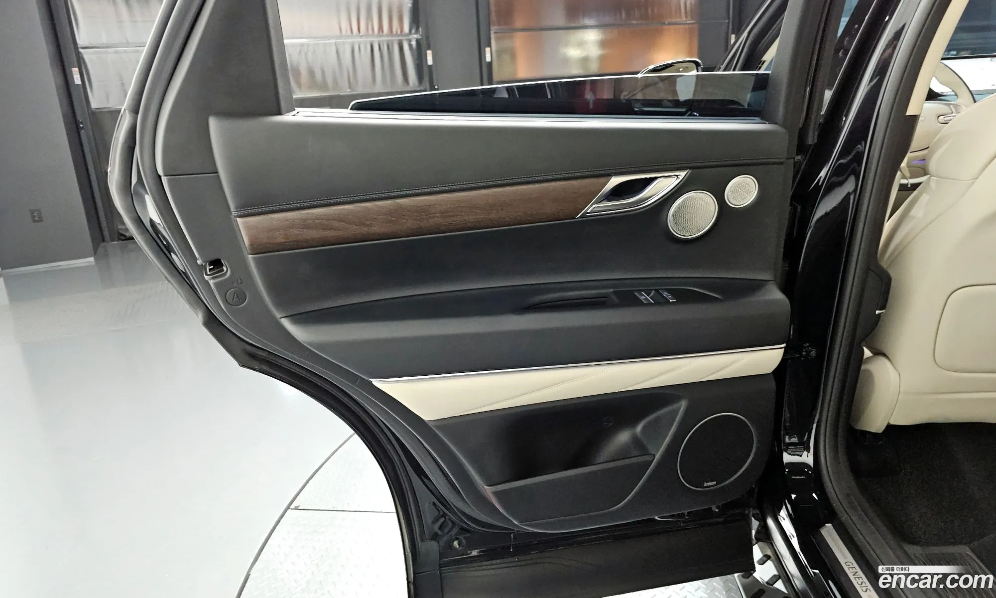 Genesis GV80 2023 — 32