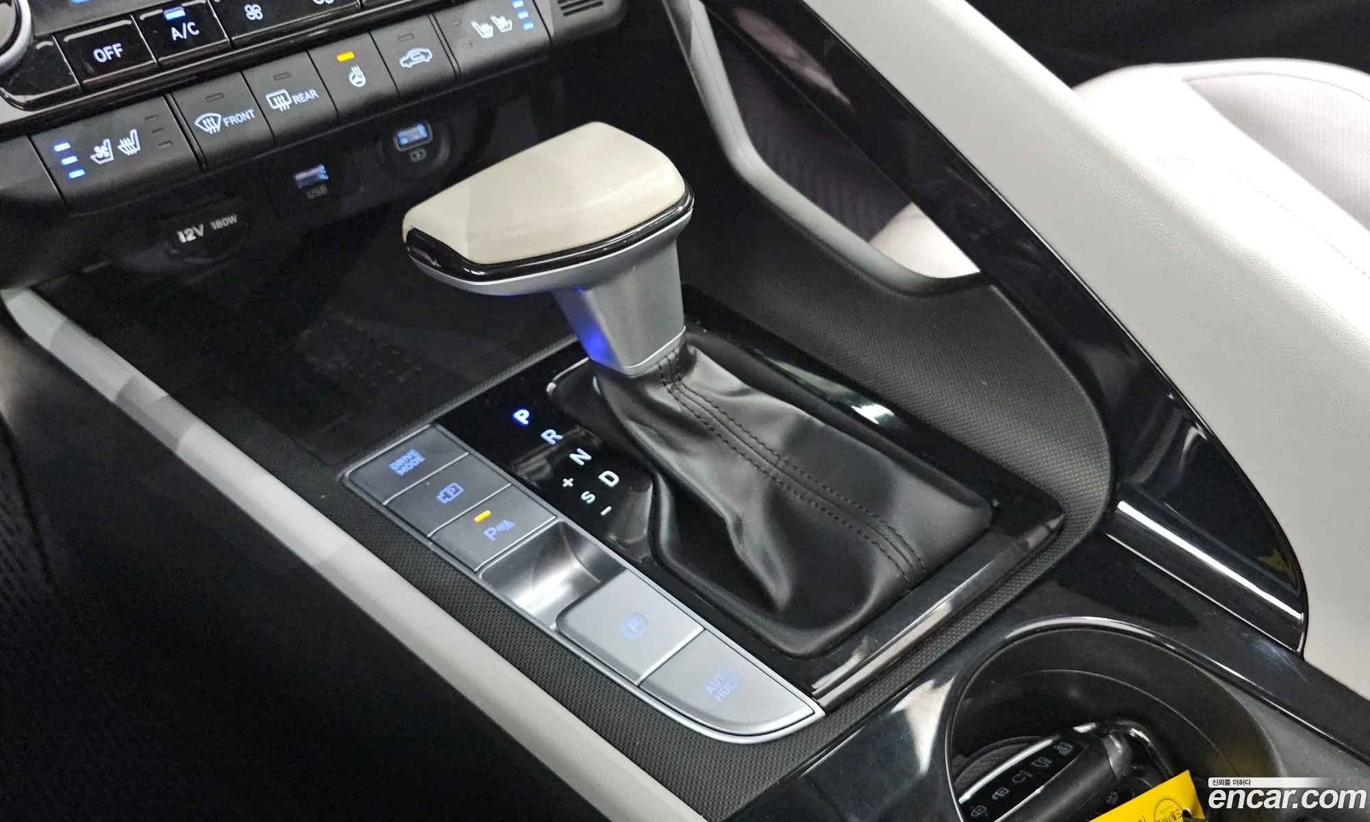 Hyundai Elantra 2022 — 19