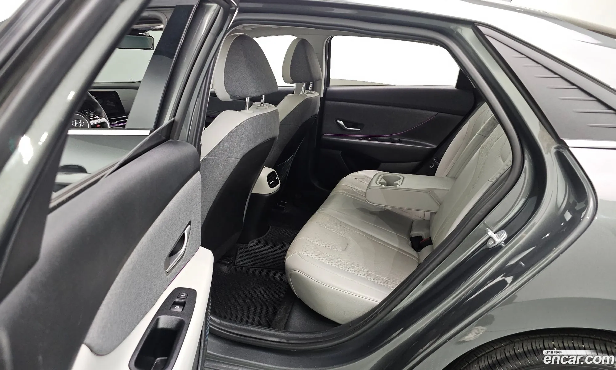 Hyundai Elantra 2022 — 2